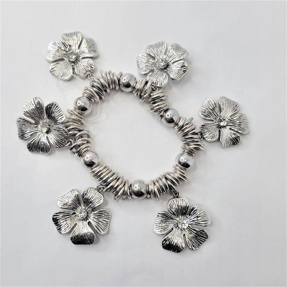 SILVER tone Stretch Flower Bracelet